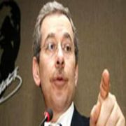 ŞENER, DİNLEMEYE TAKILDI!