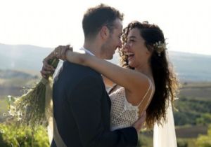 Azra Akın Anne Odu