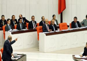 MECLİS TE MÜSTEHCEN PARMAK TARTIŞMASI!