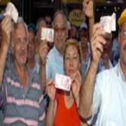 EMEKLİLERDEN  YÜZDE 1,83’LÜK ZAMMI PROTESTOSU 