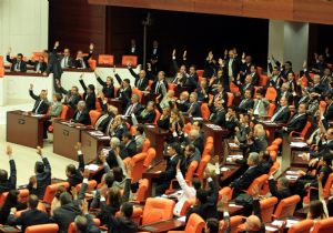 MECLİS TE SEKRETERLER İSYAN ETTİ!