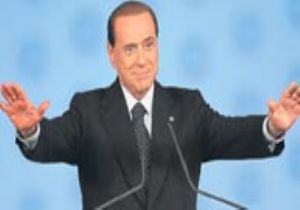 Silvio Berlusconi Hastaneye Kaldırıldı