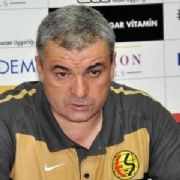 ES ES,  RIZA NIN BİLETİNİ KESTİ