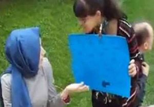  KONUNUN TÜRBANLA İLGİSİ YOK 