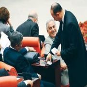 YOK BÖYLE BİR ŞEY! VEKİL HAC DA, OYU MECLİS TE!