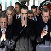 ESKİ BAKAN TÜZMEN İN ACI GÜNÜ