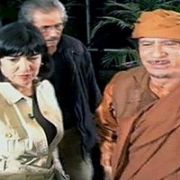 KADDAFİ, BALIK RESTORANINDAN DÜNYAYA SESLENDİ 