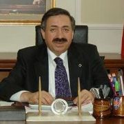 VEKİLLİK İÇİN İSTİFA FURYASI!