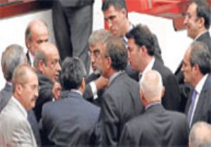  ÖLDÜRÜRÜM LAN SENİ, HIYARAĞASI 