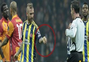KARİYERİNDE 360 MAÇ SONRA İLK KIRMIZI