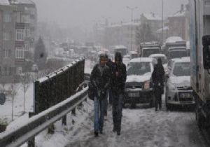 İSTANBUL DA BAZI  OKULLARDA KAR TATİLİ