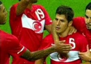 MİLLİ MAÇ TA EMRE YE BÜYÜK AYIP!