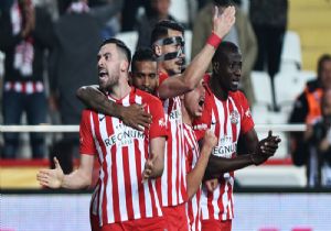 Antalyaspor u Rahatlatan Galibiyet 3-1