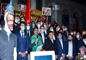 İstanbul da Macron Protestosu