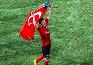 Türk Bayrağı Açan Futbolcu Tutuklandı!
