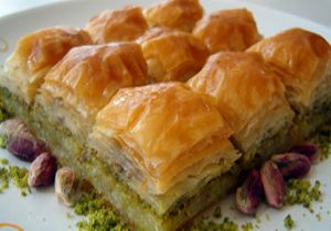 3 DİLİM BAKLAVA  2 SAAT AKTİVİTEYE BEDEL