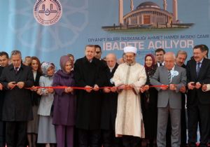 BAŞBAKAN ERDOĞAN CAMİ AÇILIŞINDA!
