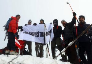 GAZETECİLERDEN AĞRI YA ANLAMLI TIRMANIŞ!