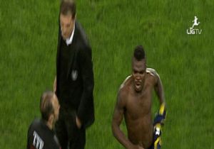 Flaş.. Emenike Türkiye yi Terketti!