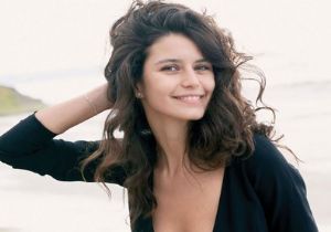 Beren Saat 2 aylık hamile