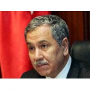 SİYASİLERİN TAVRI ARINÇ I ÜZDÜ