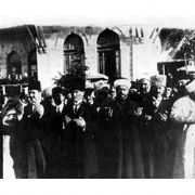 AKP İLÇE BAŞKANLIĞI NDAN , DUA EDEN ATATÜRK POSTERİ!