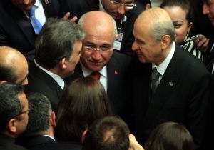 MECLİS RESEPSİYONUNDA NEŞELİ MUHABBETLER