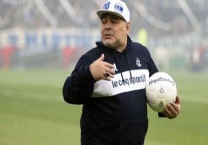 Maradona Acil Ameliyete Alındı