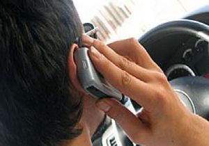 Trafikte Telefonla Konuşan Yandı!