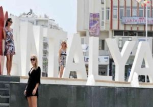 Antalya’da Ruslar Valiz Topluyor