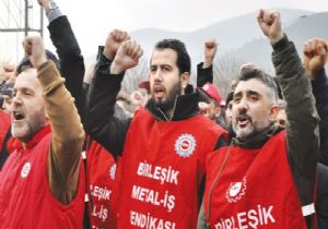 İşçiler Kendilerini Fabrikaya Kapattı