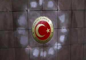 Çankaya Köşk üna Başbakanlık Amblemi!