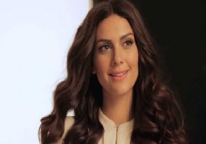 Kısa Saçlı ve Makyajsız Bergüzar Korel 