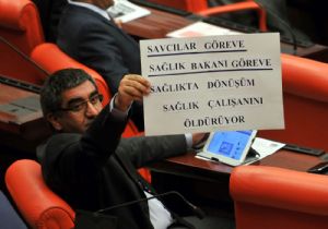 CHP Lİ VEKİLDEN MECLİS TE PROTESTO