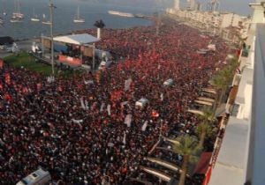 GÜNDOĞDU MEYDANINDA İNSAN SELİ