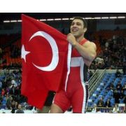 HAMZA YERLİKAYA, DÜNYANIN EN İYİ 3. GÜREŞÇİSİ