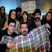 83 LÜK RAHŞAN ECEVİT, TEKEL ÇADIRINDA 