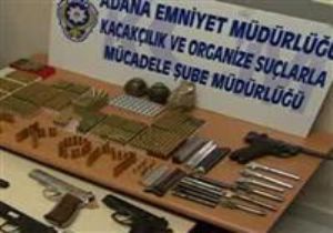 UZMAN ÇAVUŞUN EVİNDEN CEPHANELİK ÇIKTI