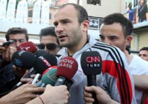 MEHMET YILDIZ: ALNIMIZIN AKIYLA AYRILDIK