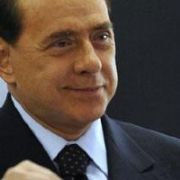 BERLUSCONİ, TÜRKİYE DE TV AVINDA