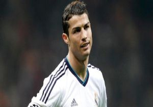 Ronaldo Depremzedelere Otelini Açtı
