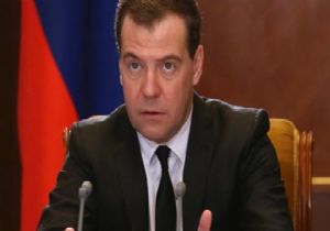 Rus Başbakan Medvedev den Sert Mesajlar!