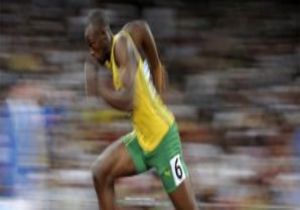 USAİN BOLT YİNE UÇTU!