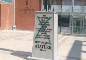Atatürk Heykeline Çirkin Saldırı