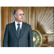 SEZER, HEDİYELERİ KÖŞK E BIRAKTI