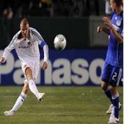 İŞTE BECKHAM IN 64 METREDEN ATTIĞI MUHTEŞEM GOL