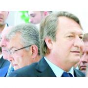 ADAYLAR AYNI AMA ANLAŞAMIYORLAR!