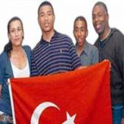 COLİN KAZIM IN AİLESİ ÇOK MUTLU