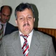 HADEMEYDİ, AĞLAYARAK MÜDÜR OLDU