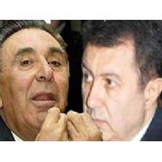 AYDIN DOĞAN İLE KARAMEHMET FENA KAPIŞTI